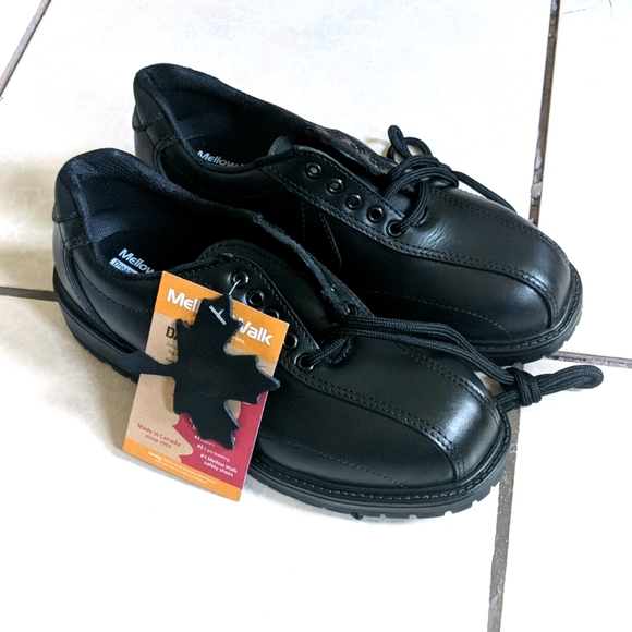 Mellow walk safety shoes. Size 5 - Picture 1 of 1